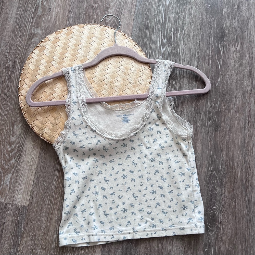 Brandy Melville dainty floral‎ lace trim tank top